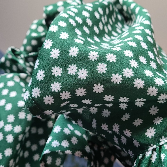 Shein flower crop top - Picture 5 of 5